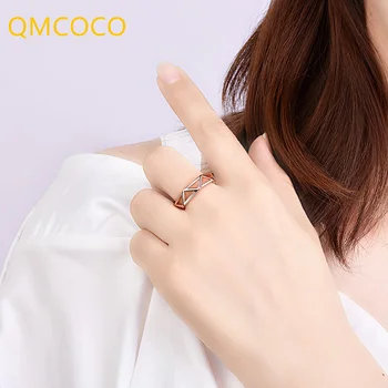 QMCOCO Basit Gümüş Renk Moda Geometrik Üçgen Endeksi Parmak Yüzük Çiftler sevgililer Günü Hediyeleri Için Trendy Takı