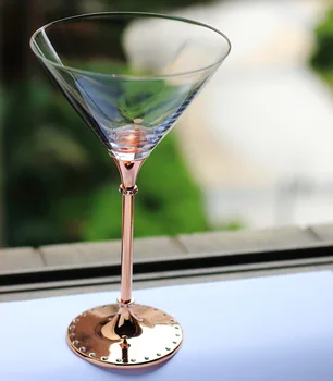 Kristal kokteyl cam Martini bardağı şampanya kadehi Marguerite bar adanmış üçgen cam galvanizli taban