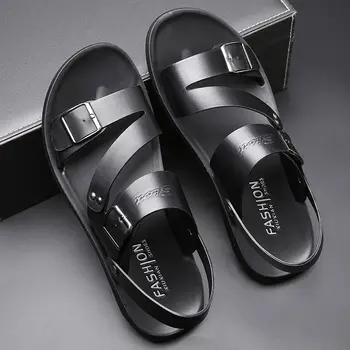 Erkek Sandalet Deri Erkek yaz ayakkabı 2022 Düz plaj sandaletleri Erkek Siyah deri ayakkabı